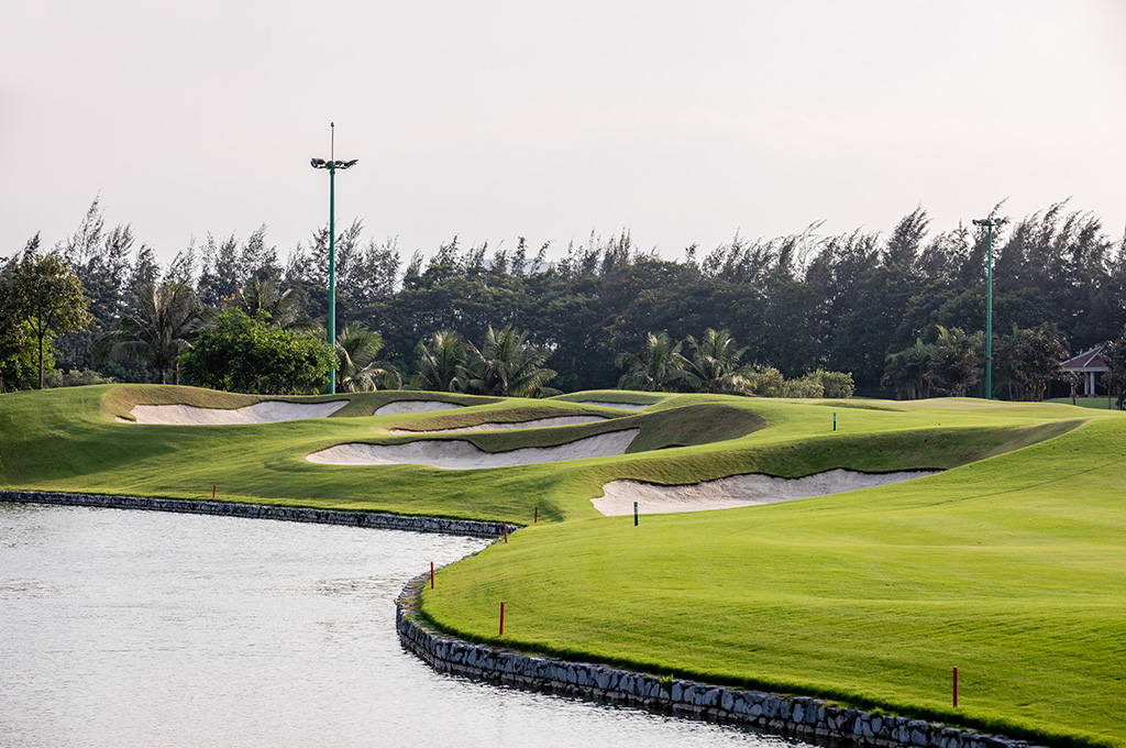 Terrain de golf Long Bien (