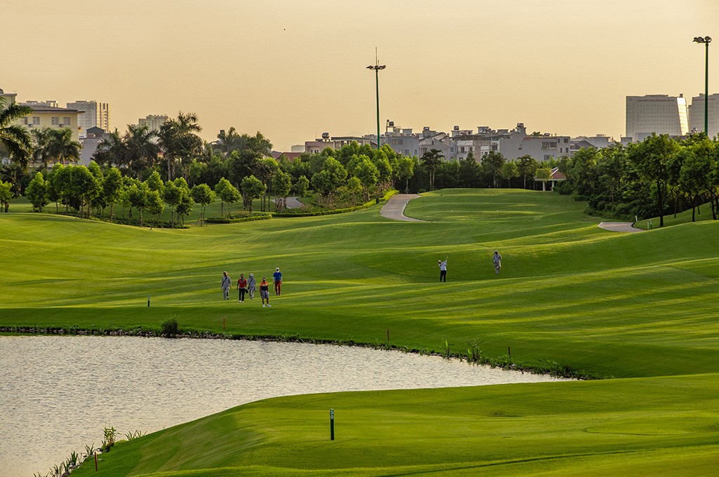 Terrain de golf Long Bien (