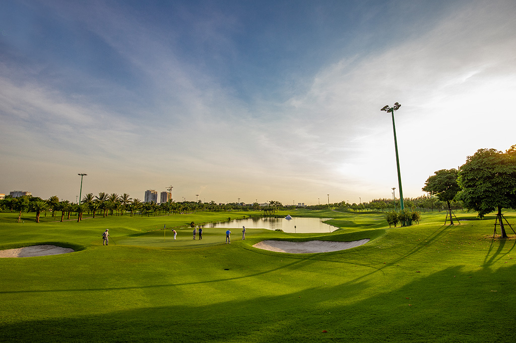 Terrain de golf Long Bien (