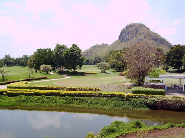 Artitaya Golf & Resort Kanchanaburi (anciennement Nichigo Golf Resort & Country Club) (