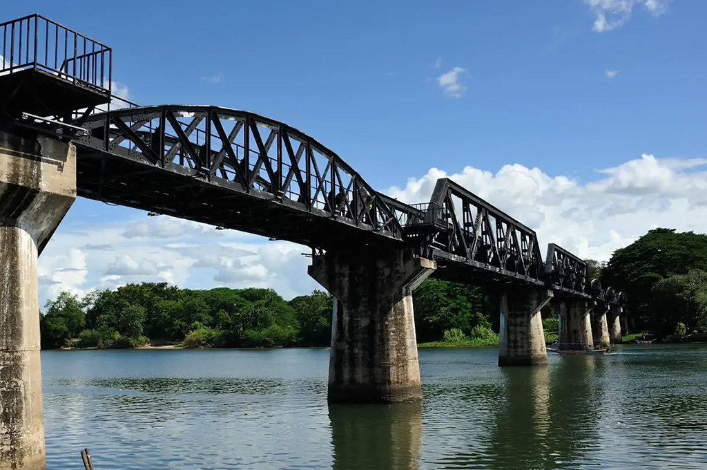 Bangkok - Kanchanaburi - Hua Hin (3 destinations) Forfait golf et culture