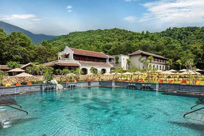 Héritage-Yen-Tu-Pool